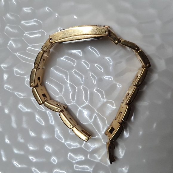 Titan watch. - Picture 5 of 9